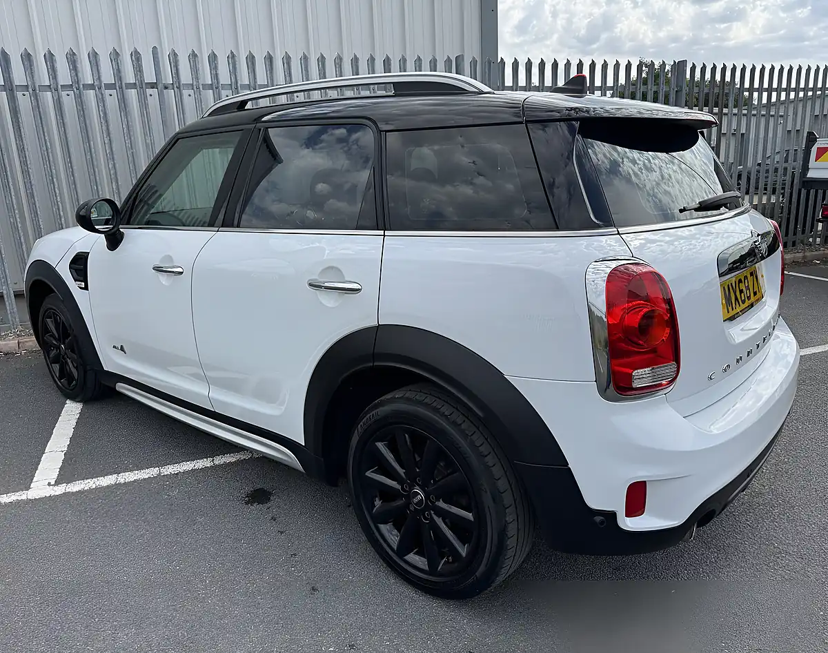 Used 2018 MINI Countryman White - Interior and Exterior details 4