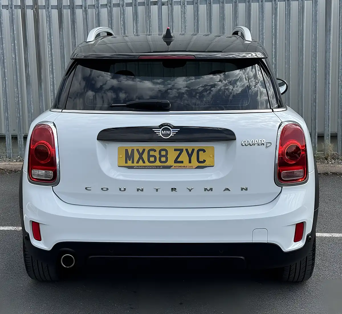 Used 2018 MINI Countryman White - Interior and Exterior details 6