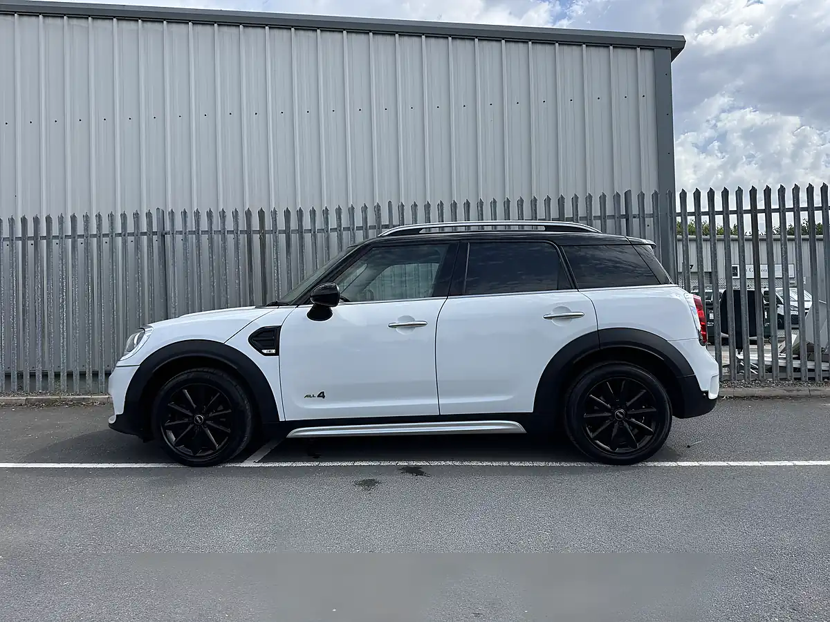 Used 2018 MINI Countryman White - Interior and Exterior details 8