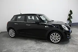 Used 2018 MINI Hatch Cooper Black - Interior and Exterior details 3