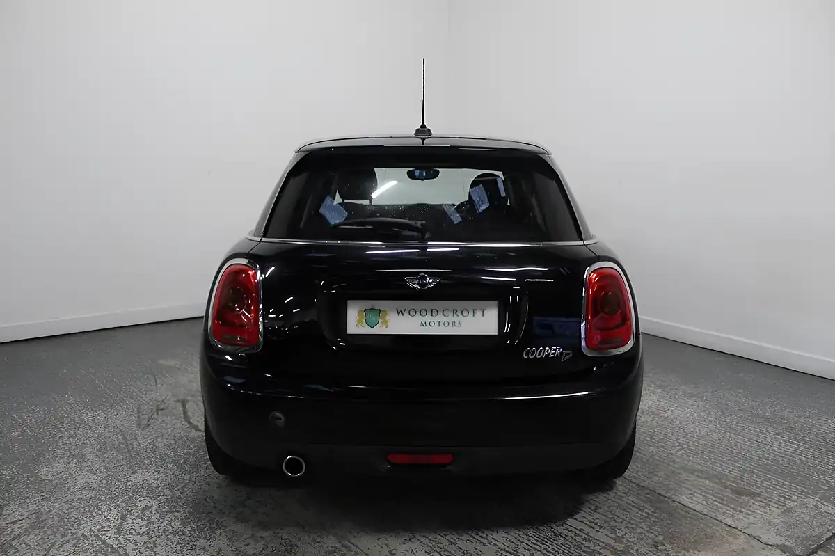 Used 2018 MINI Hatch Cooper Black - Interior and Exterior details 5