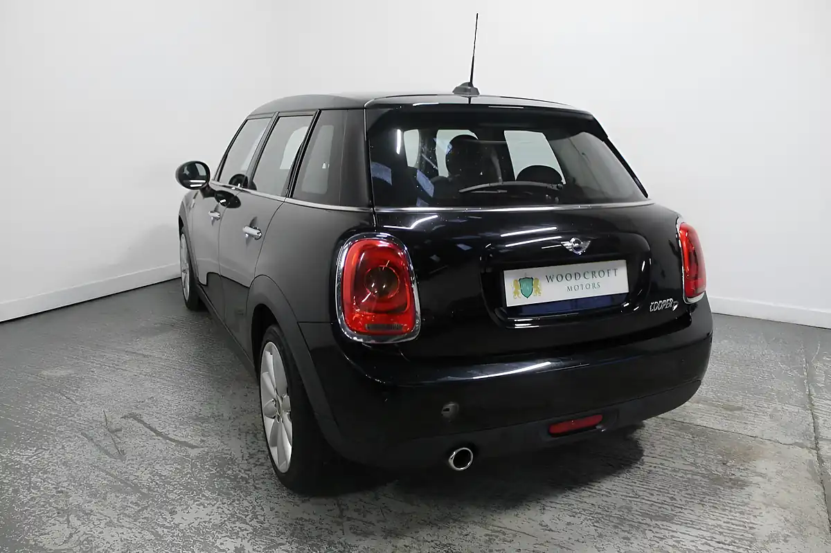 Used 2018 MINI Hatch Cooper Black - Interior and Exterior details 8