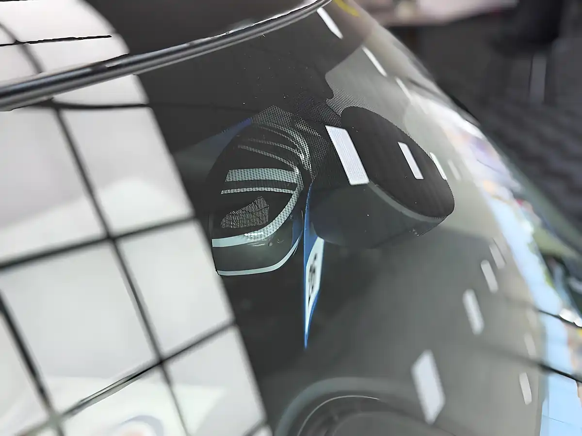 Used 2018 MINI Hatch Cooper Black - Interior and Exterior details 11