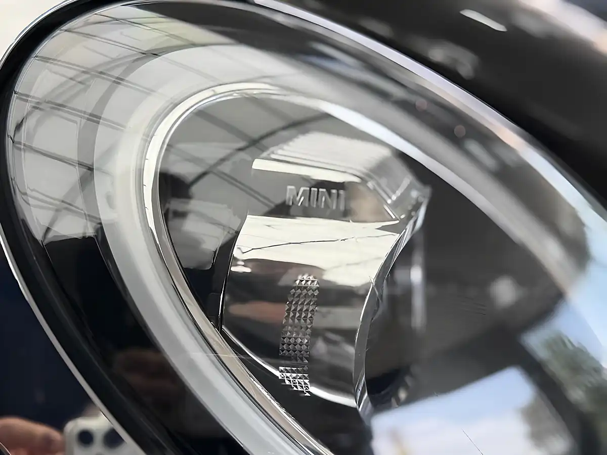 Used 2018 MINI Hatch Cooper Black - Interior and Exterior details 12