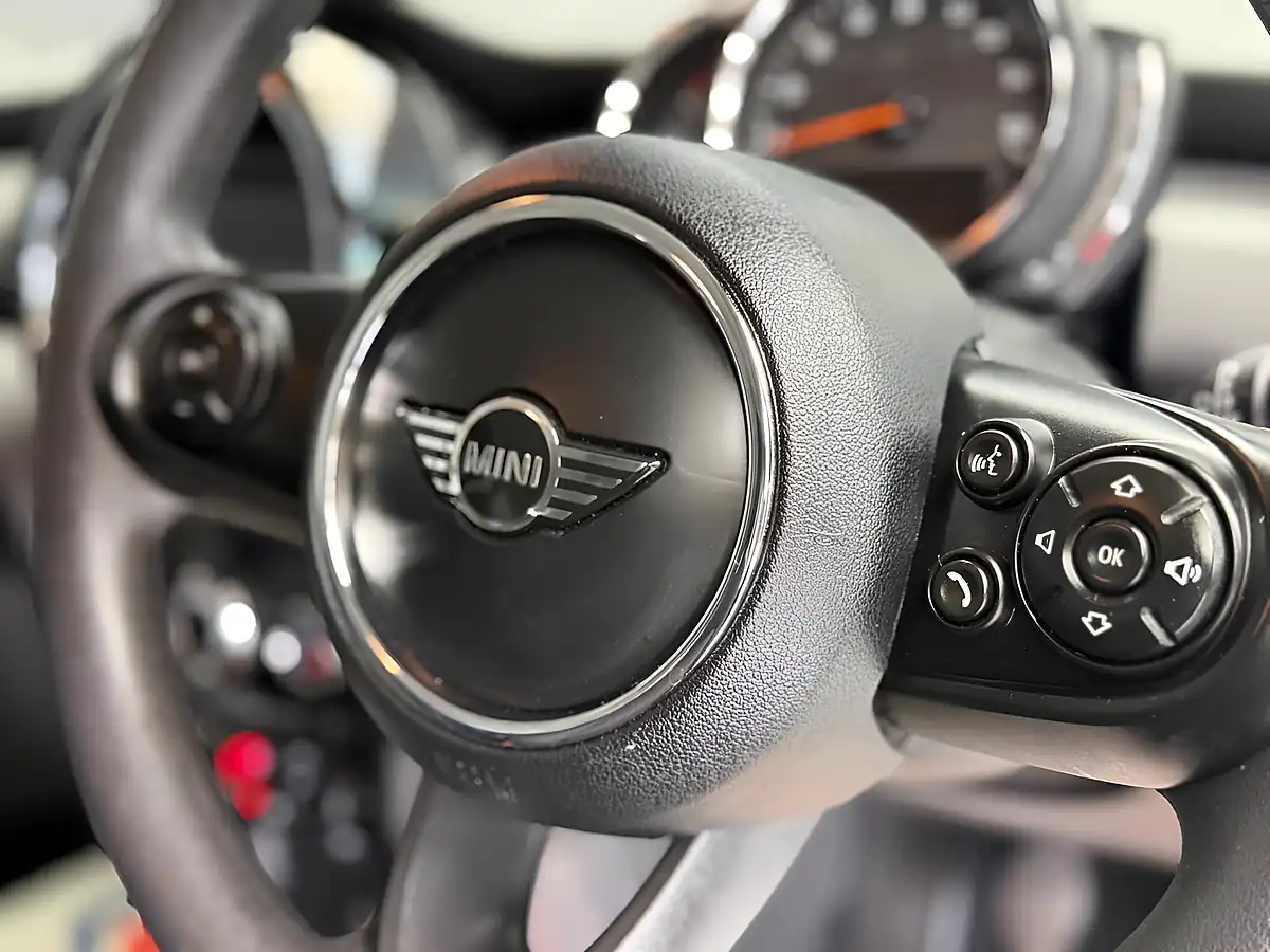 Used 2018 MINI Hatch Cooper Black - Interior and Exterior details 18