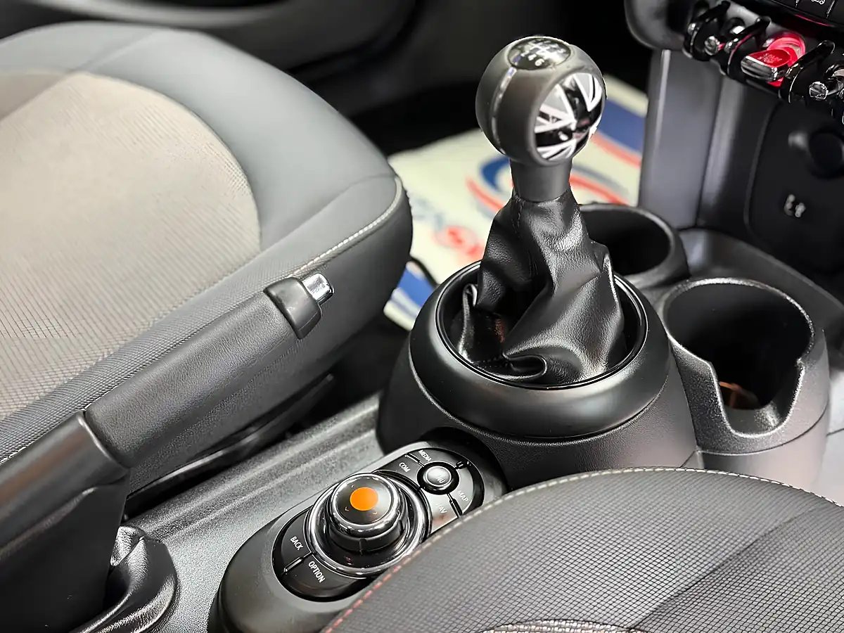 Used 2018 MINI Hatch Cooper Black - Interior and Exterior details 19