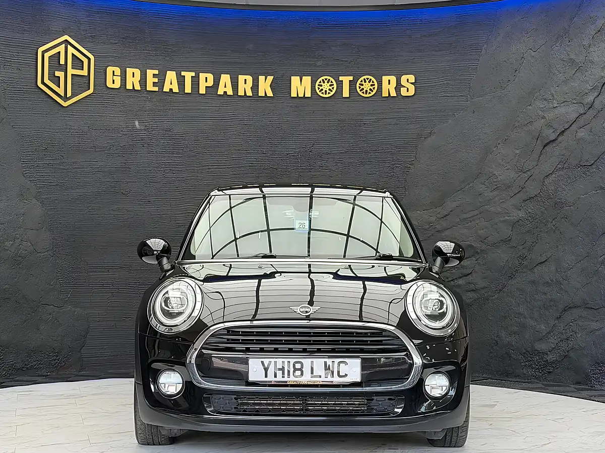Used 2018 MINI Hatch Cooper Black - Interior and Exterior details 2