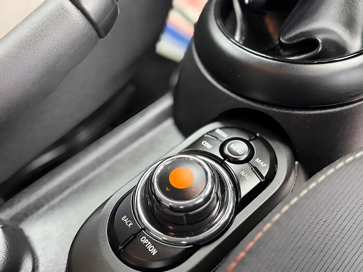 Used 2018 MINI Hatch Cooper Black - Interior and Exterior details 20