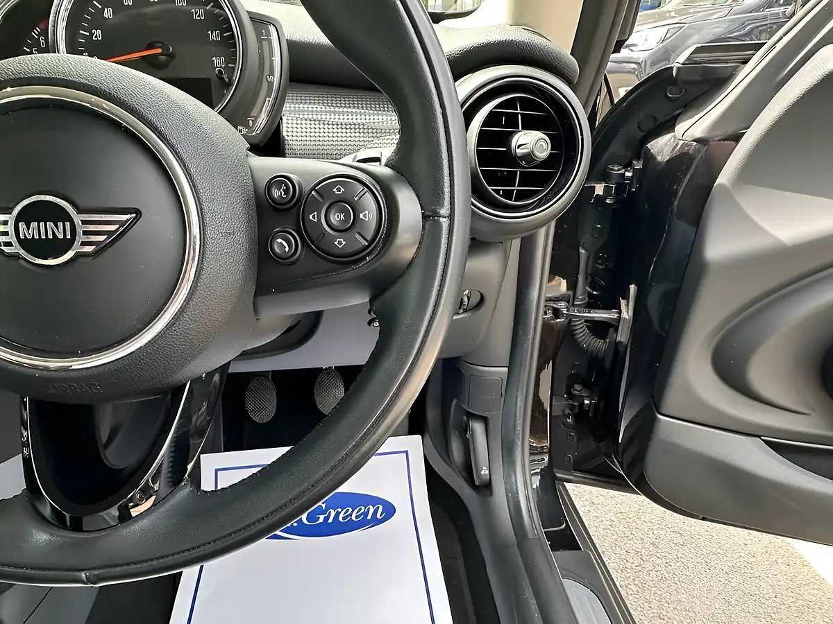 Used 2018 MINI Hatch Cooper Black - Interior and Exterior details 15