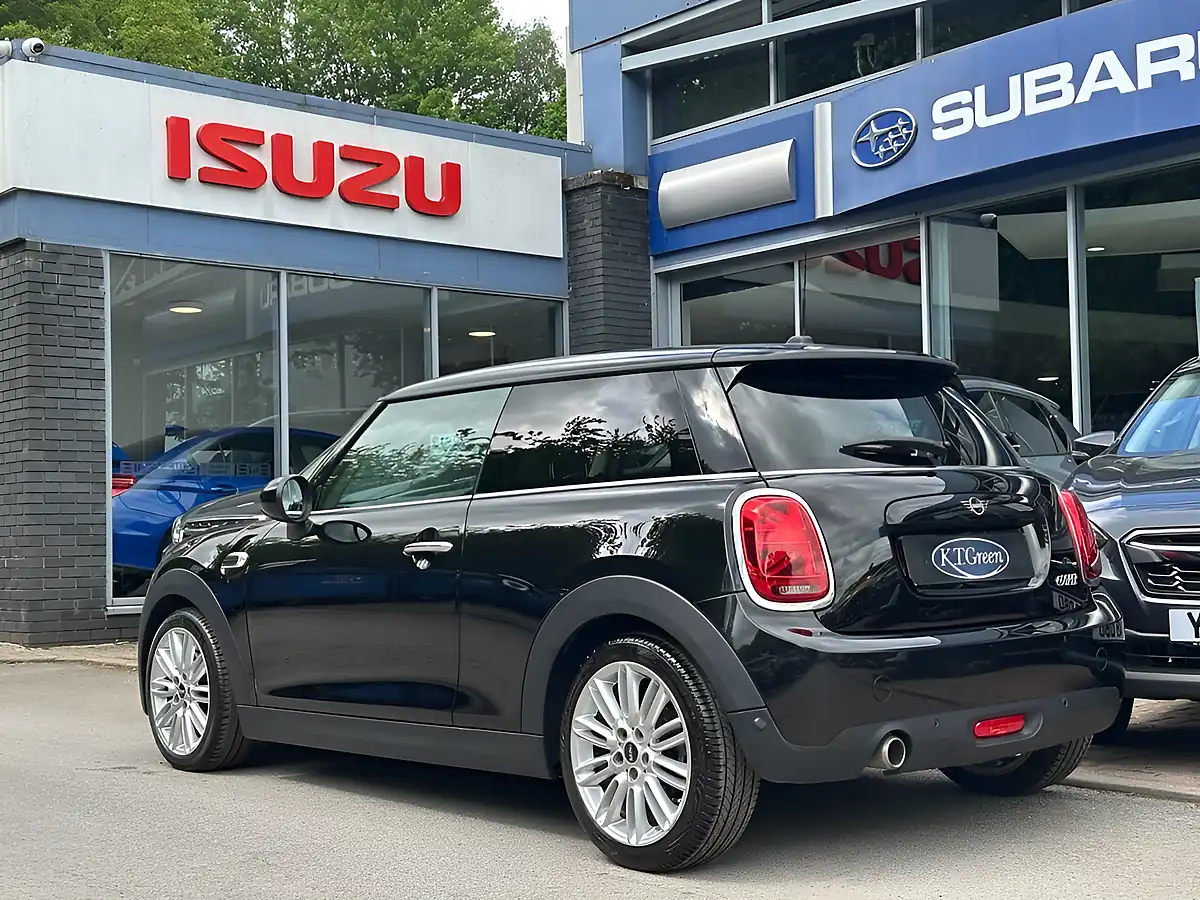 Used 2018 MINI Hatch Cooper Black - Interior and Exterior details 3