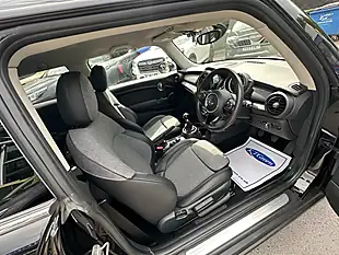Used 2018 MINI Hatch Cooper Black - Interior and Exterior details 8