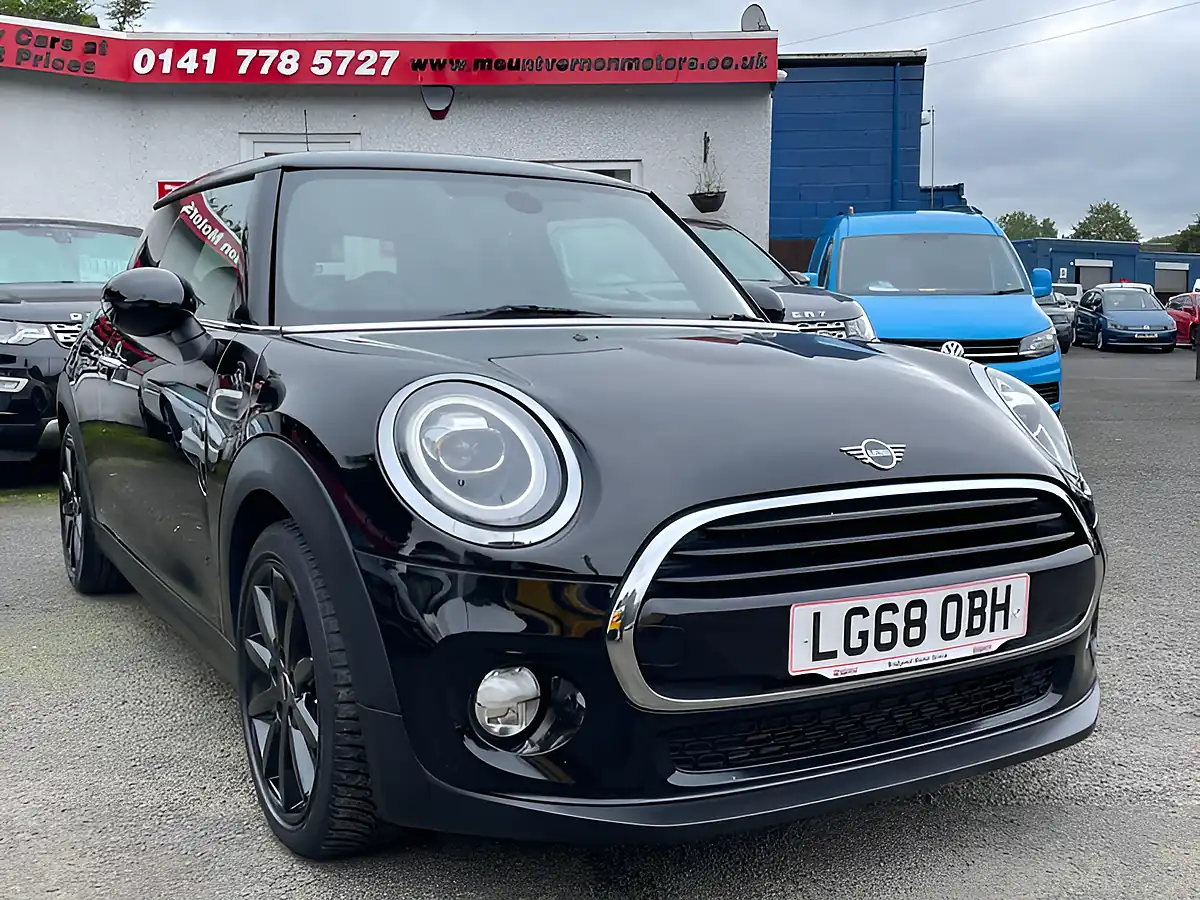 Used 2018 MINI Hatch Cooper Black - Interior and Exterior details 10