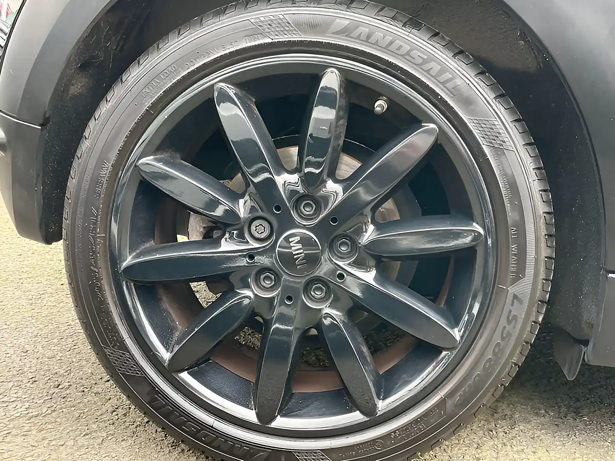 Used 2018 MINI Hatch Cooper Black - Interior and Exterior details 11