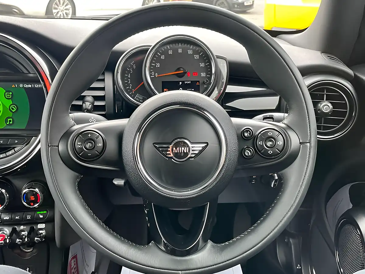 Used 2018 MINI Hatch Cooper Black - Interior and Exterior details 19