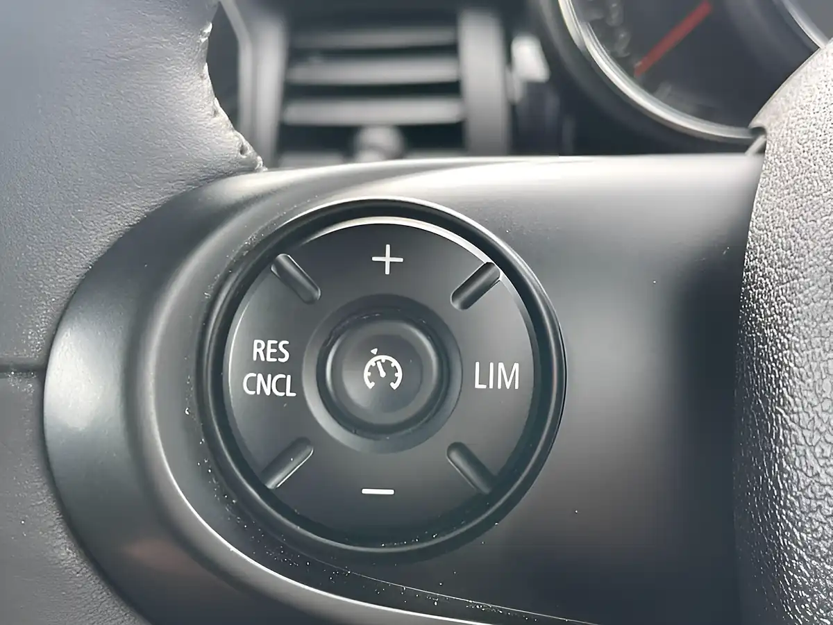 Used 2018 MINI Hatch Cooper Black - Interior and Exterior details 20