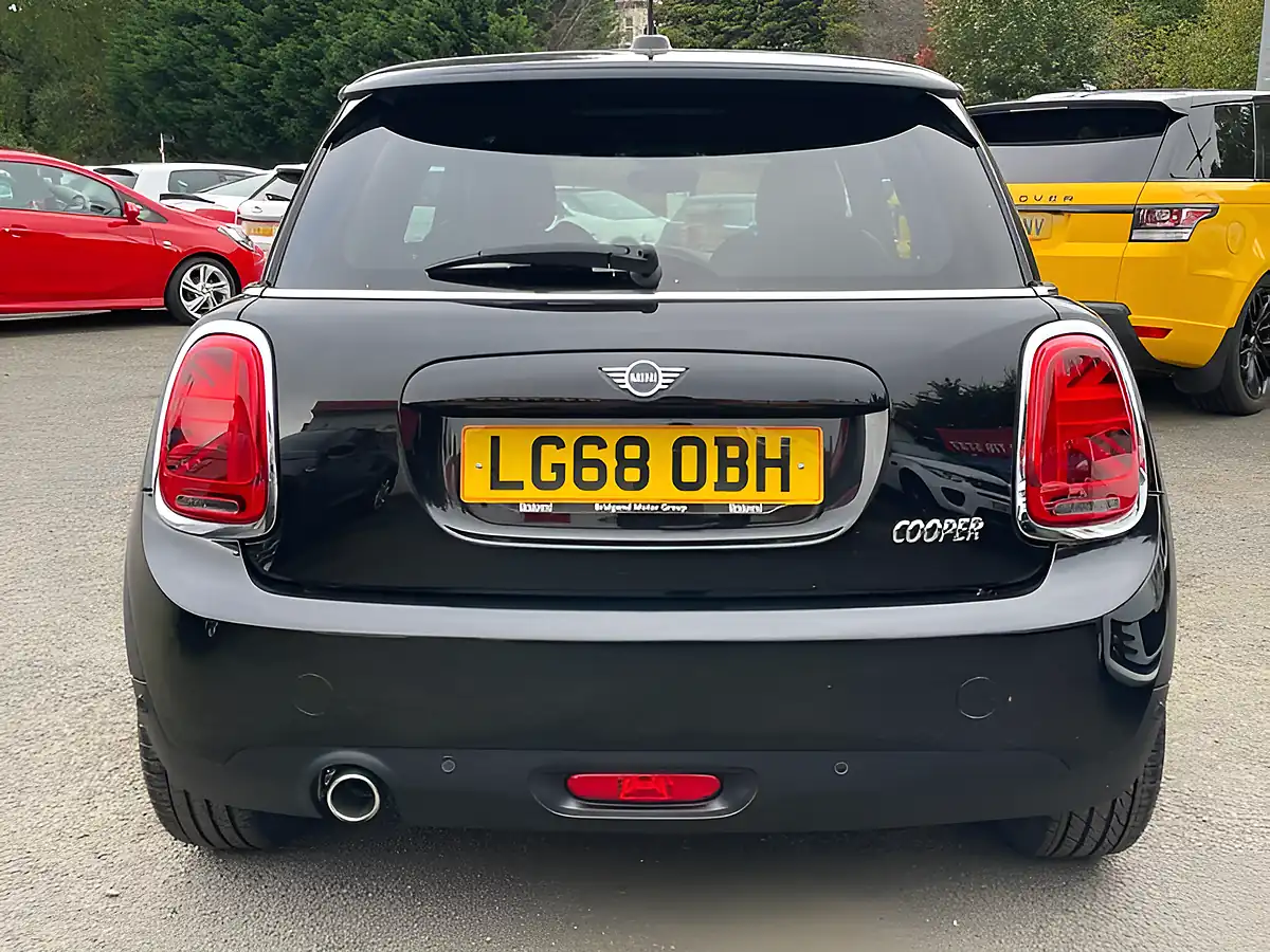 Used 2018 MINI Hatch Cooper Black - Interior and Exterior details 8