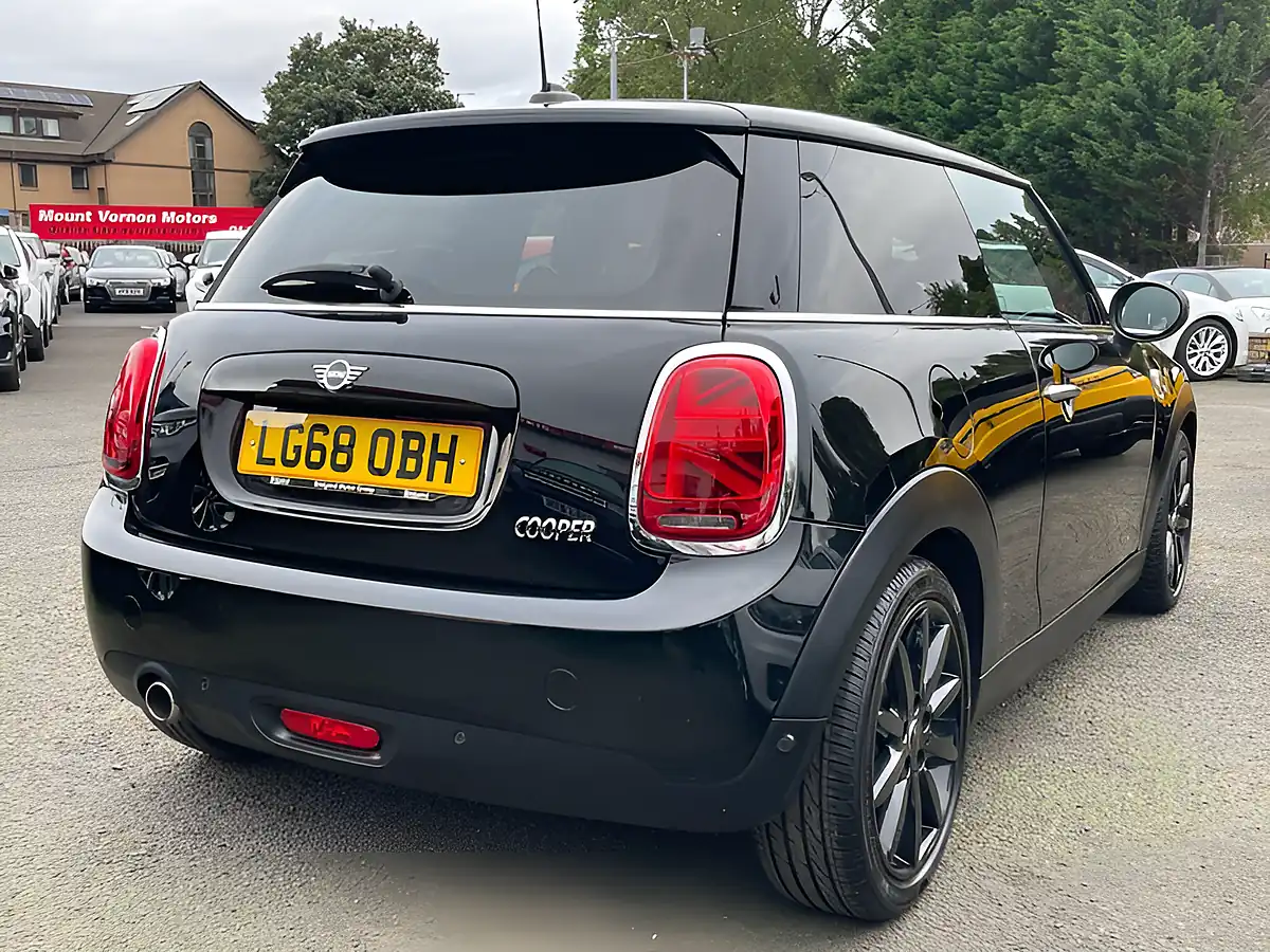 Used 2018 MINI Hatch Cooper Black - Interior and Exterior details 9