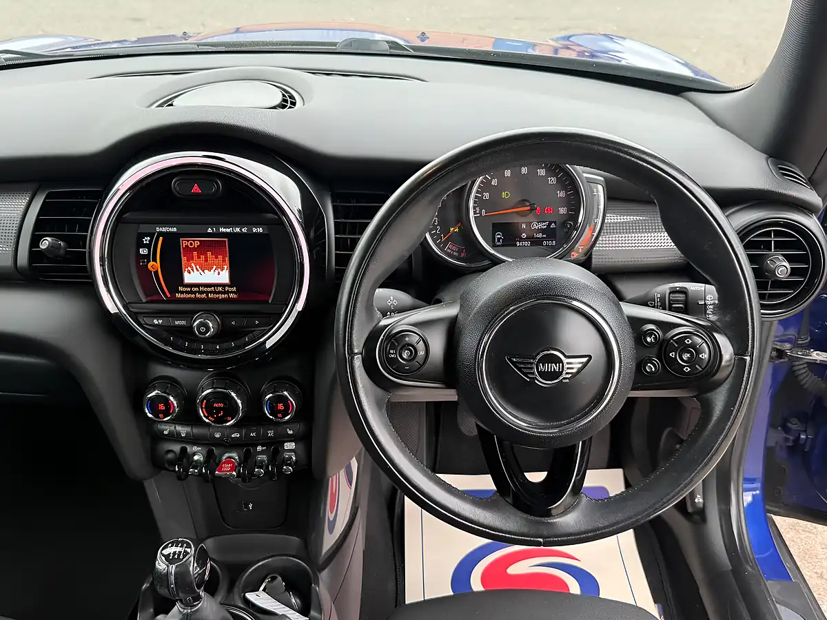 Used 2018 MINI Hatch Cooper Blue - Interior and Exterior details 10