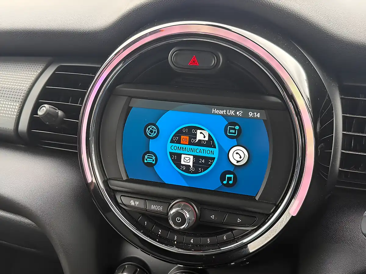 Used 2018 MINI Hatch Cooper Blue - Interior and Exterior details 14
