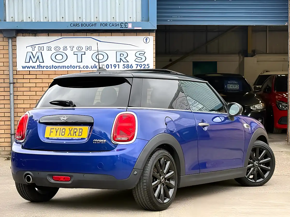 Used 2018 MINI Hatch Cooper Blue - Interior and Exterior details 4