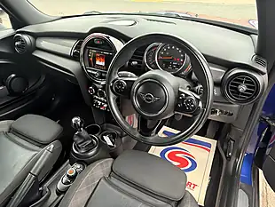 Used 2018 MINI Hatch Cooper Blue - Interior and Exterior details 9