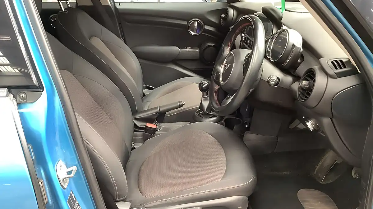 Used 2018 MINI Hatch Cooper Blue - Interior and Exterior details 11