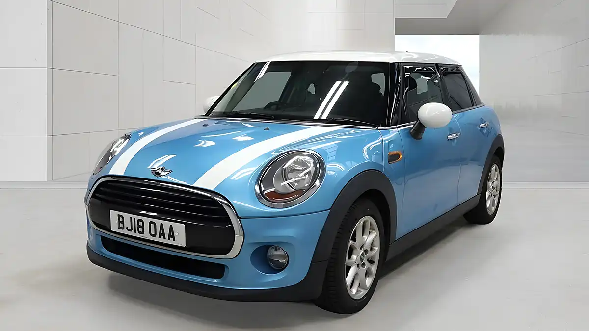 Used 2018 MINI Hatch Cooper Blue - Interior and Exterior details 2