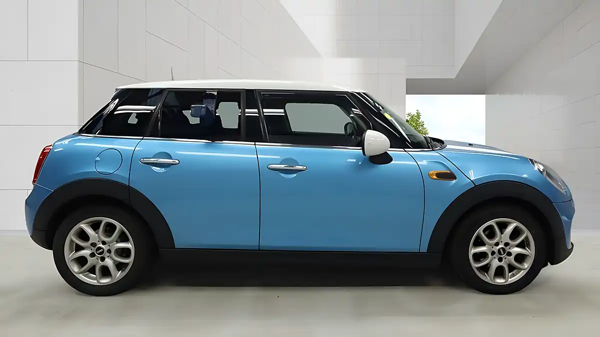 Used 2018 MINI Hatch Cooper Blue - Interior and Exterior details 5