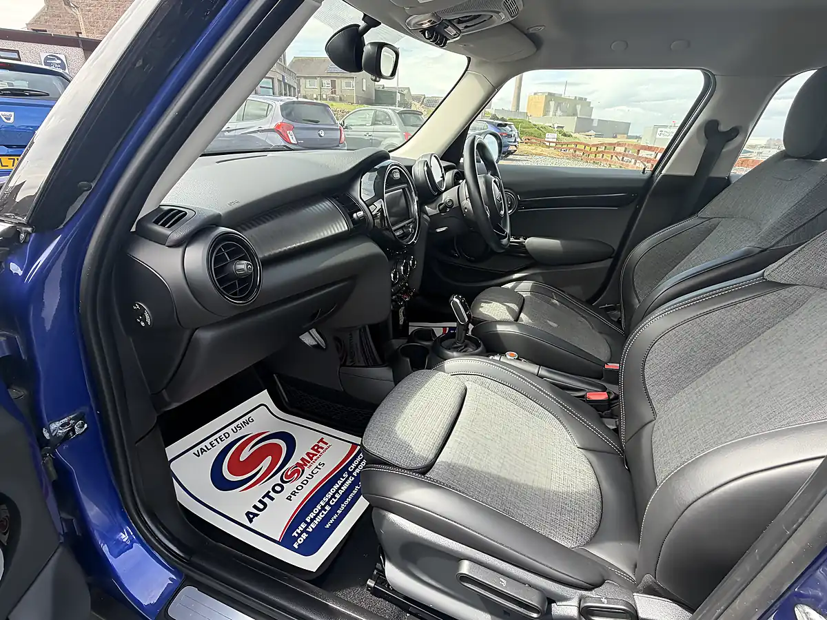 Used 2018 MINI Hatch Cooper Blue - Interior and Exterior details 11