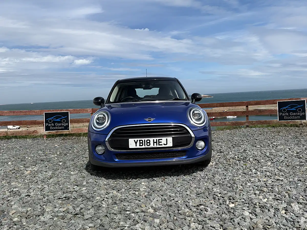 Used 2018 MINI Hatch Cooper Blue - Interior and Exterior details 2