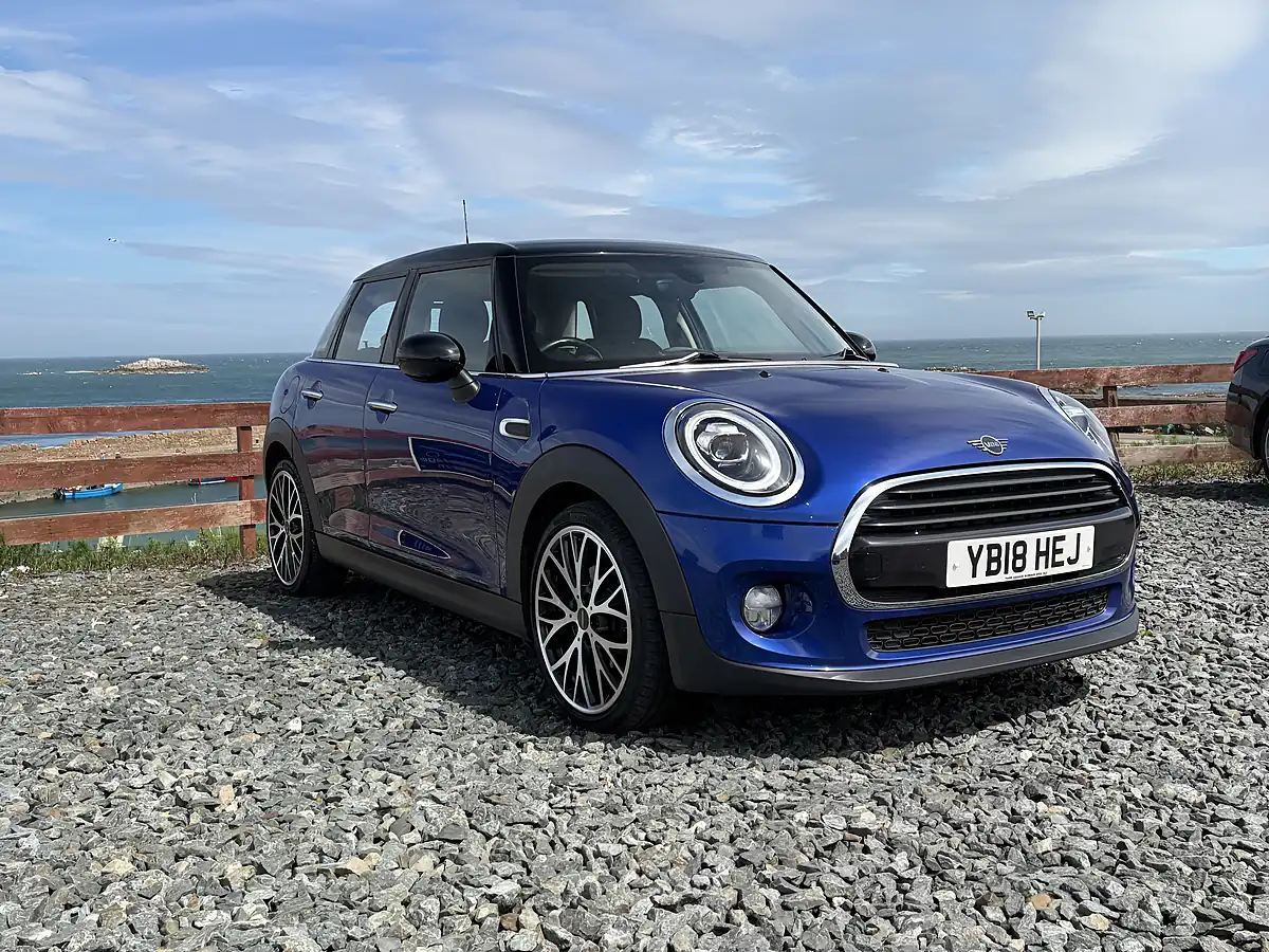 Used 2018 MINI Hatch Cooper Blue - Interior and Exterior details 3