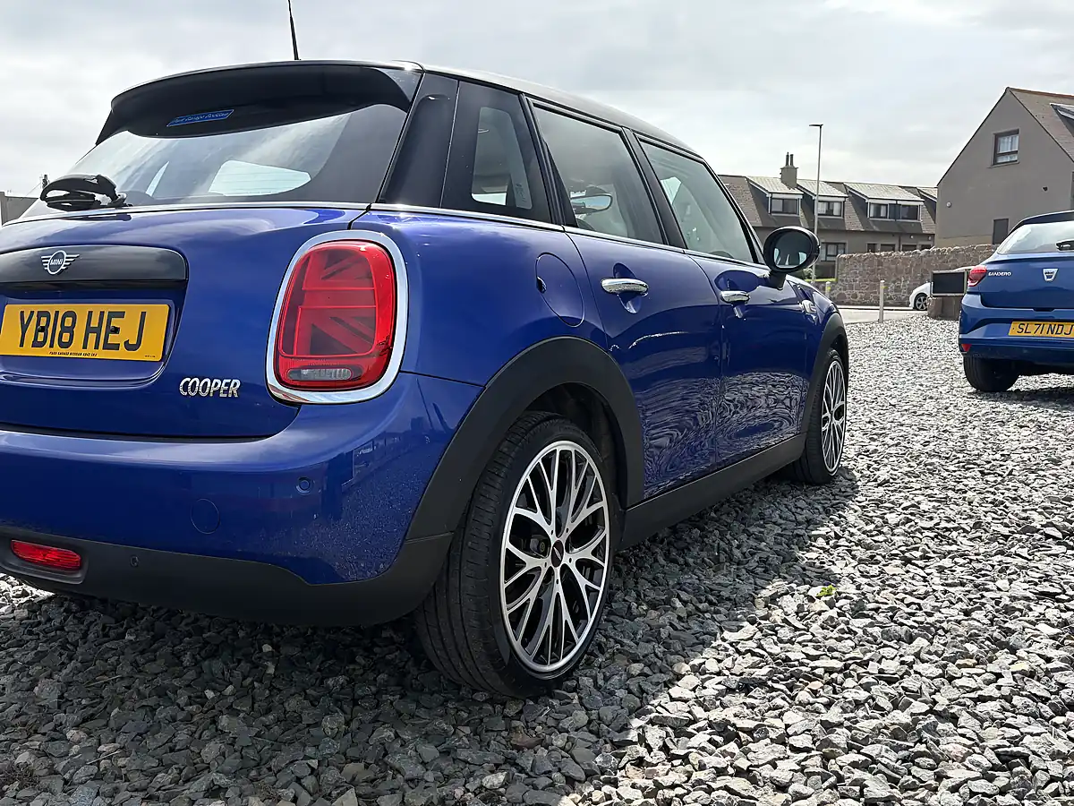 Used 2018 MINI Hatch Cooper Blue - Interior and Exterior details 5