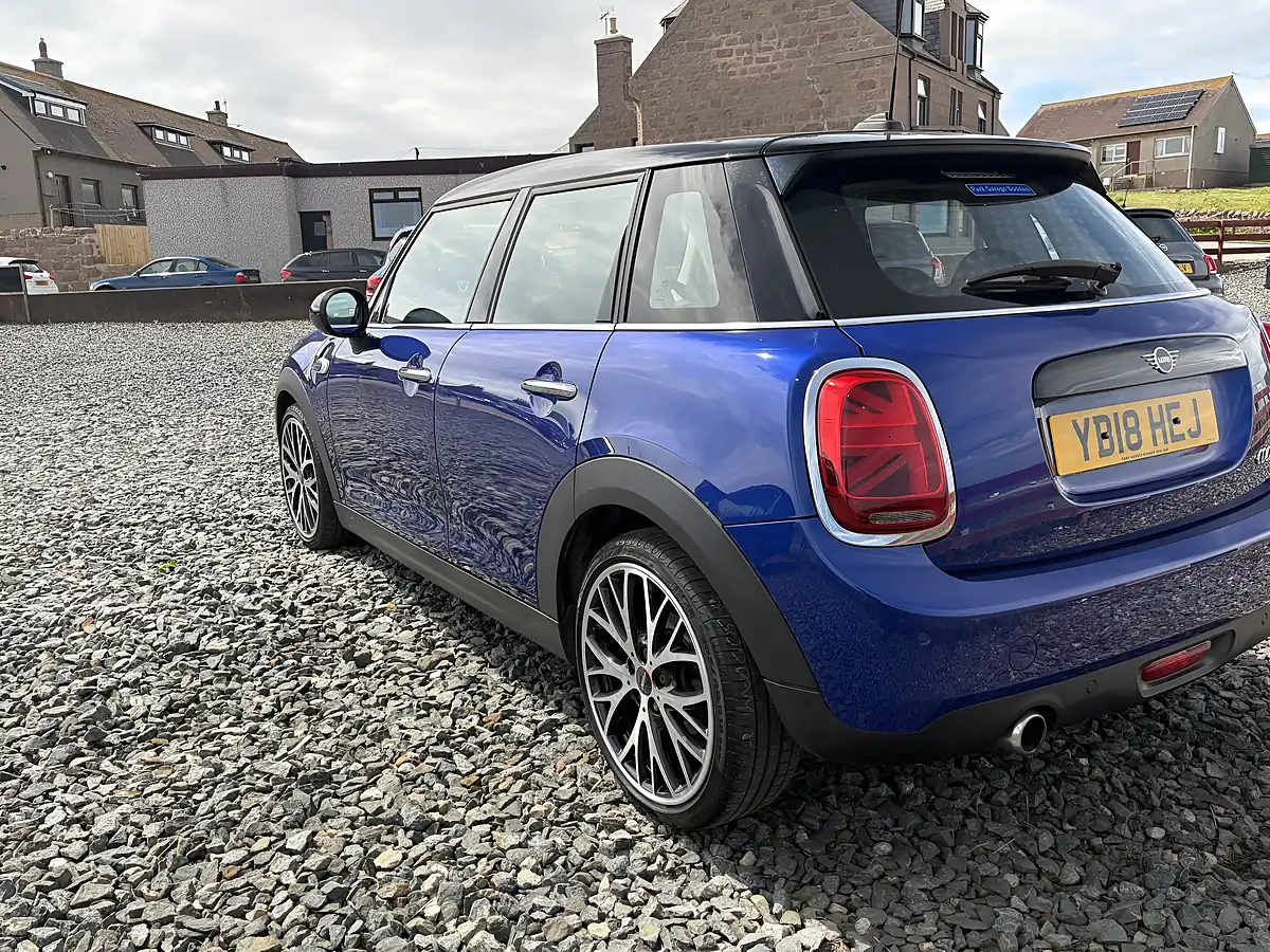 Used 2018 MINI Hatch Cooper Blue - Interior and Exterior details 7
