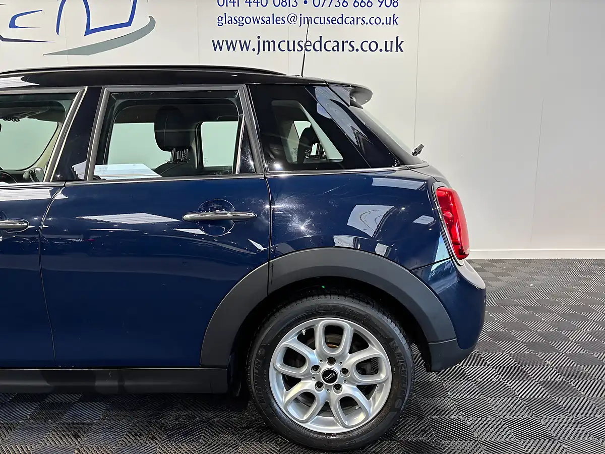 Used 2018 MINI Hatch Cooper Blue - Interior and Exterior details 9