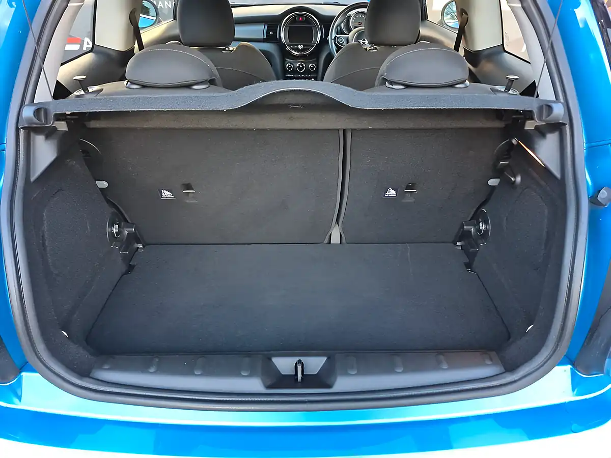 Used 2018 MINI Hatch Cooper Blue - Interior and Exterior details 10