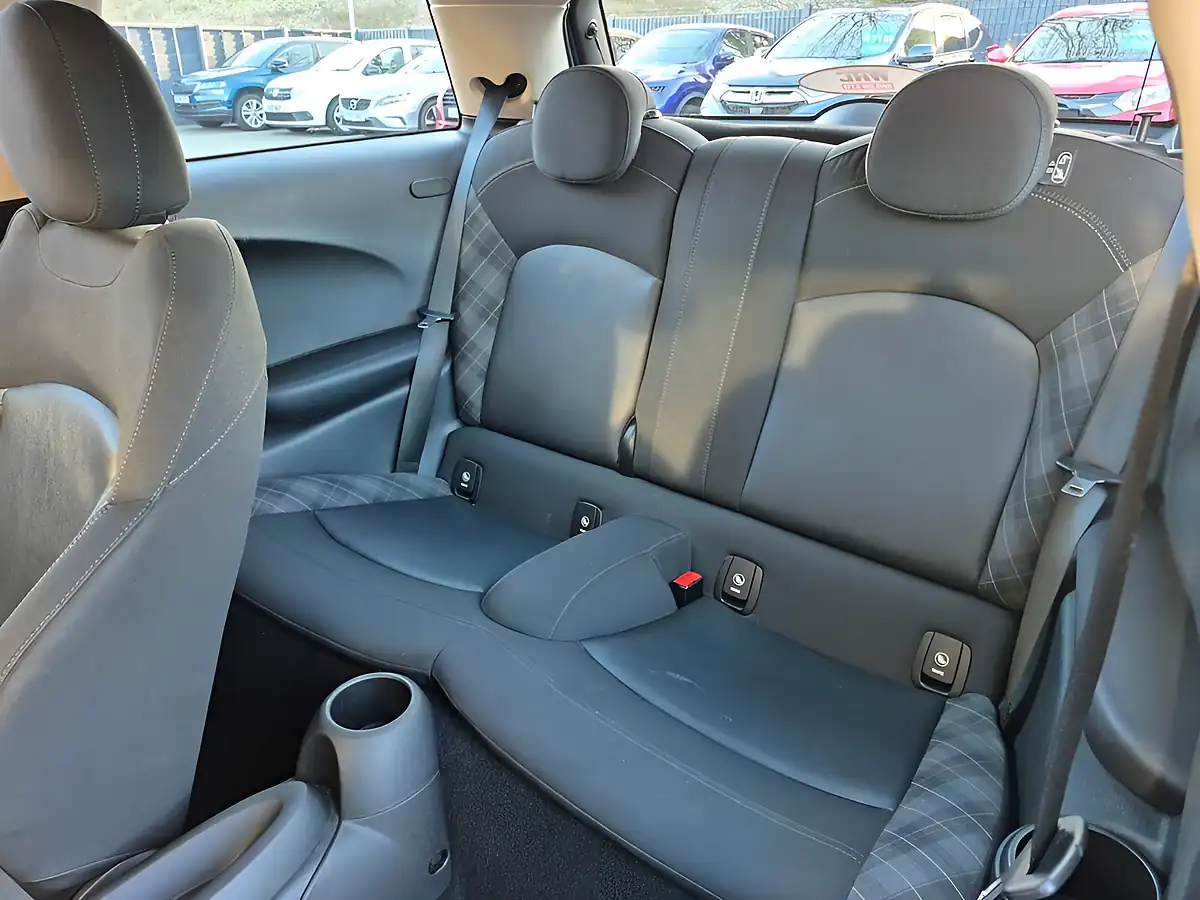 Used 2018 MINI Hatch Cooper Blue - Interior and Exterior details 17