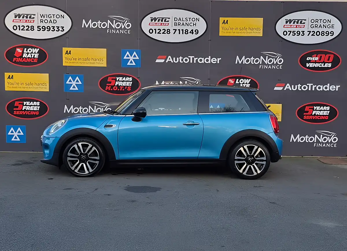 Used 2018 MINI Hatch Cooper Blue - Interior and Exterior details 2