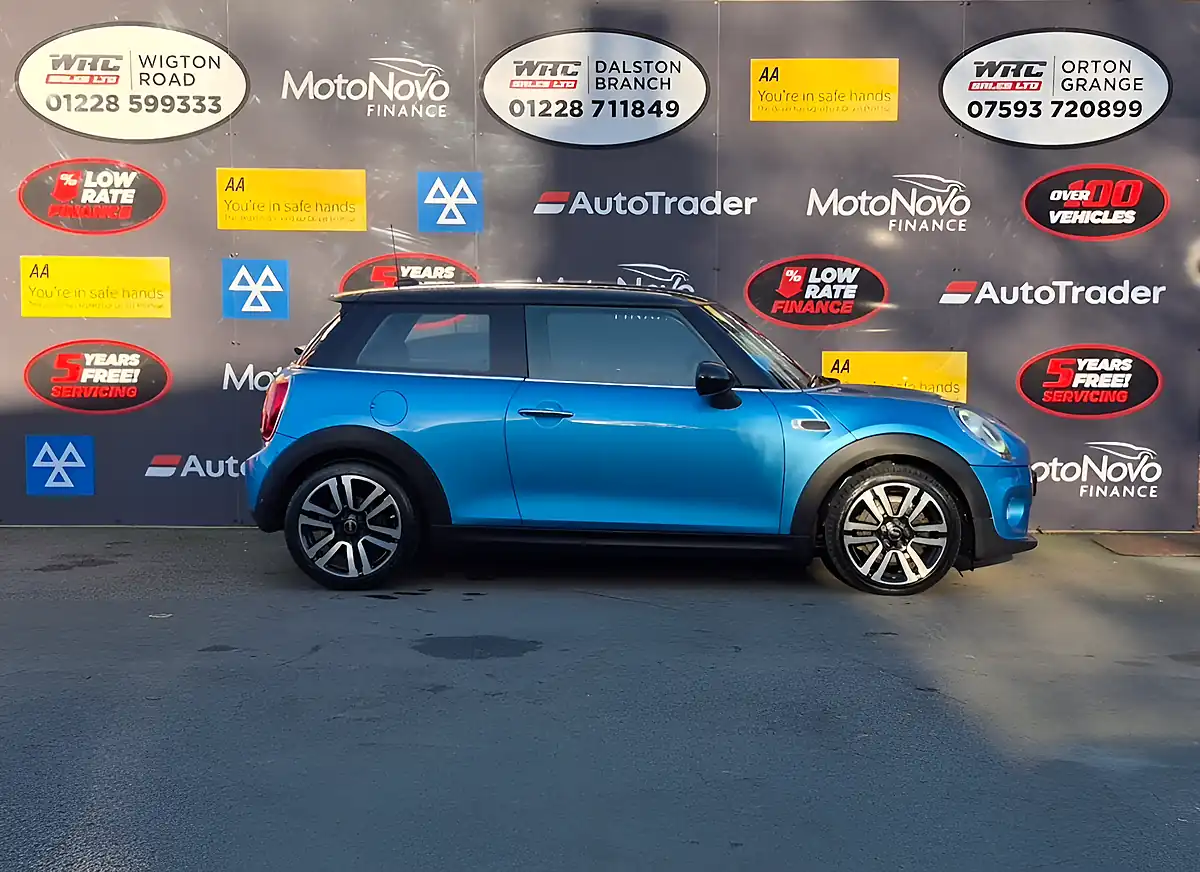 Used 2018 MINI Hatch Cooper Blue - Interior and Exterior details 5