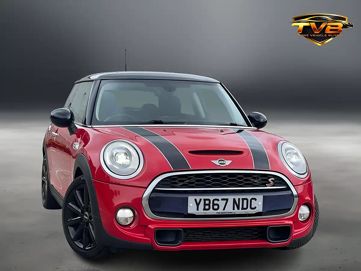 Used 2018 MINI Hatch Cooper Chili Red - Front View