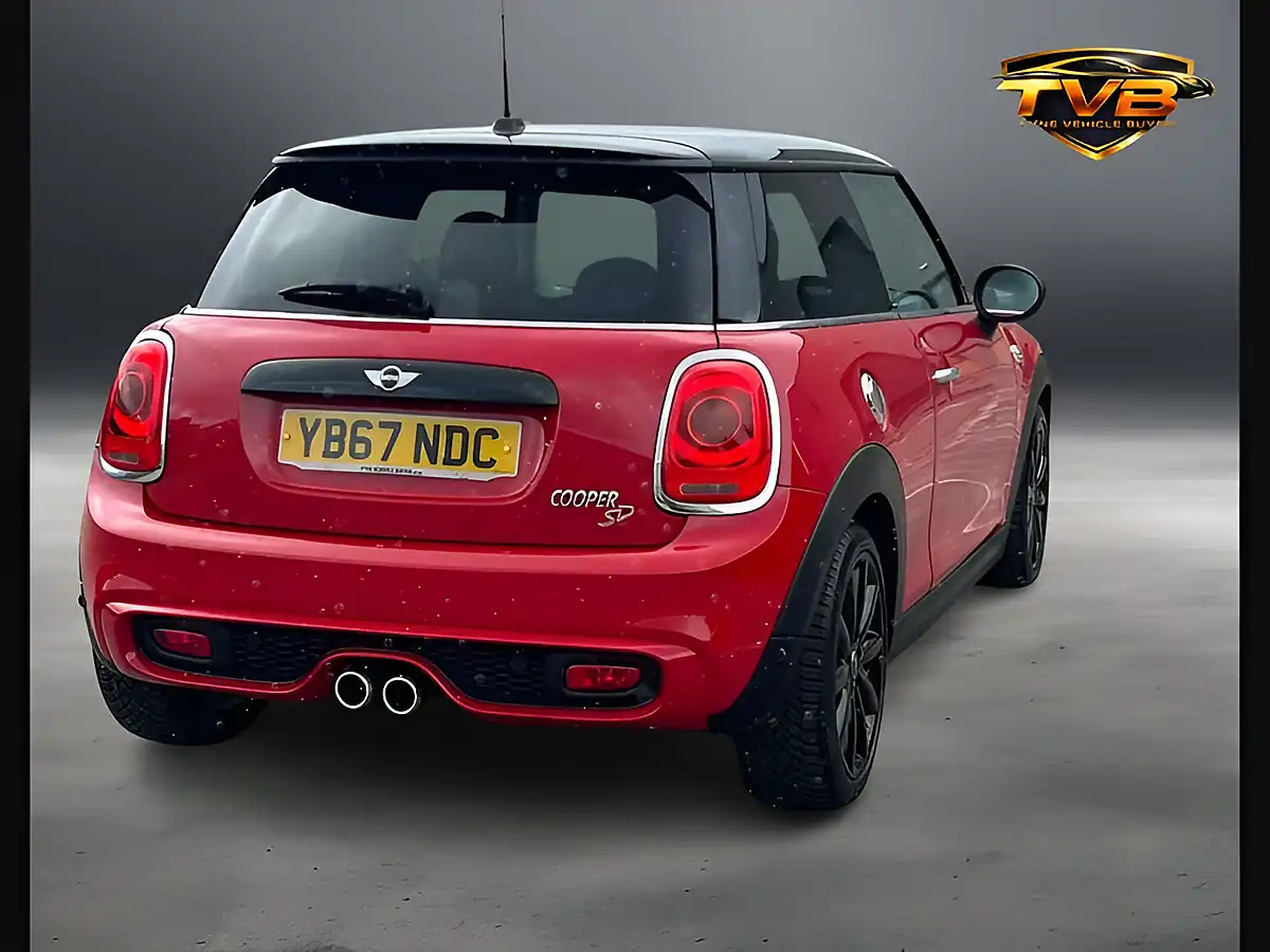 Used 2018 MINI Hatch Cooper Chili Red - Interior and Exterior details 7