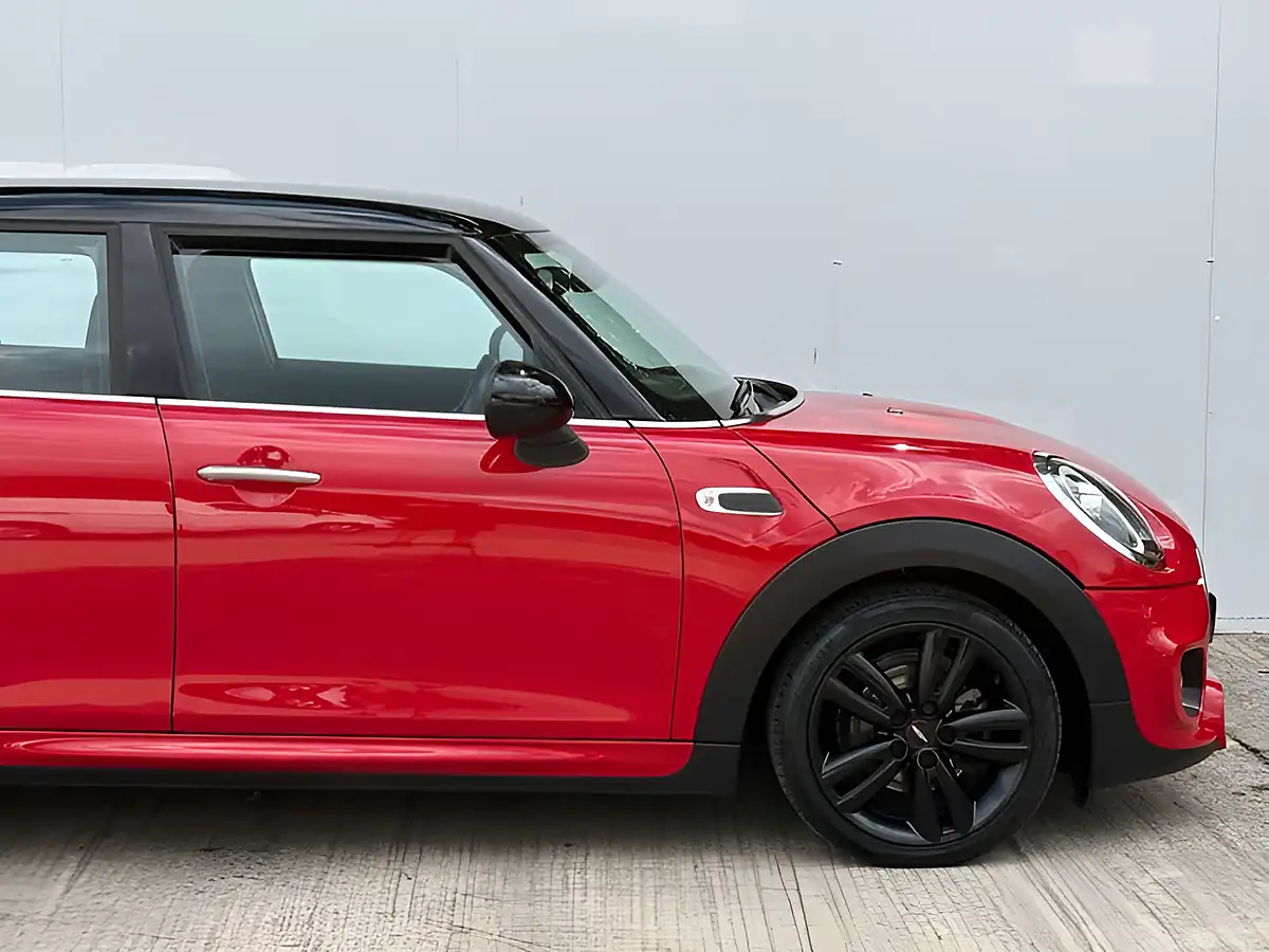 Used 2018 MINI Hatch Cooper Chili Red - Interior and Exterior details 10
