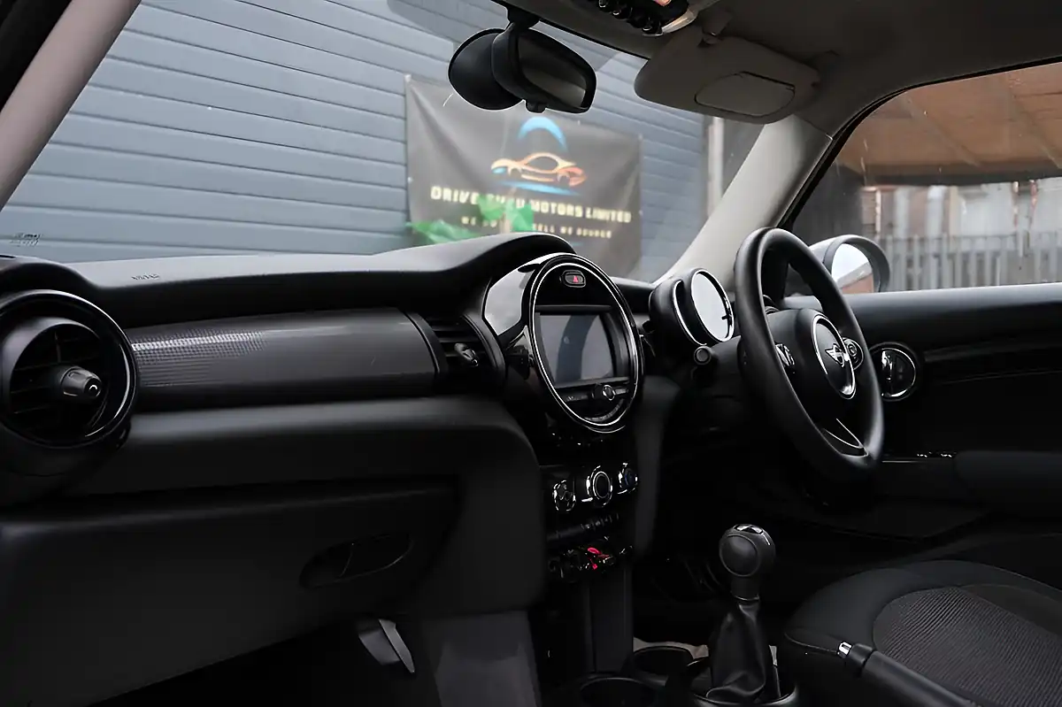 Used 2018 MINI Hatch Cooper Classic Grey - Interior and Exterior details 10