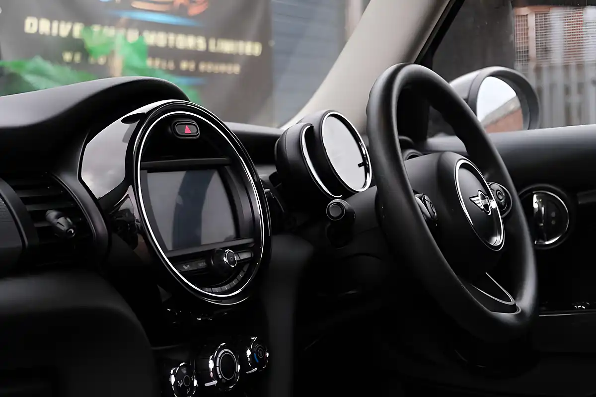 Used 2018 MINI Hatch Cooper Classic Grey - Interior and Exterior details 11