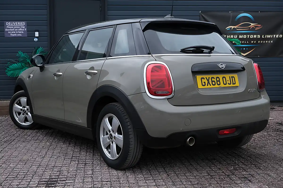 Used 2018 MINI Hatch Cooper Classic Grey - Interior and Exterior details 6