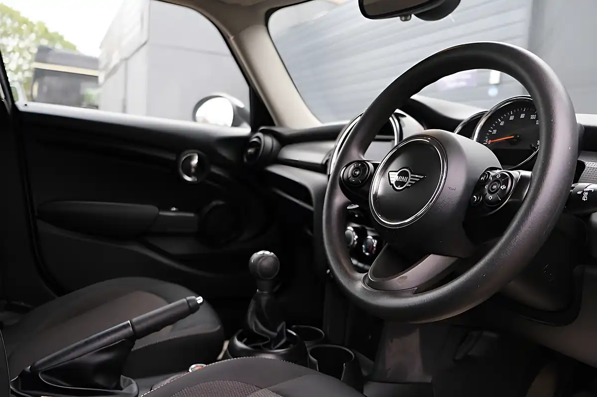 Used 2018 MINI Hatch Cooper Classic Grey - Interior and Exterior details 8