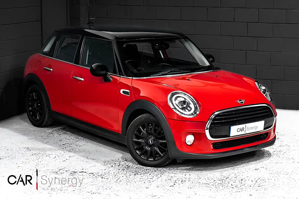 Used 2018 MINI Hatch Cooper Classic Red - Front View