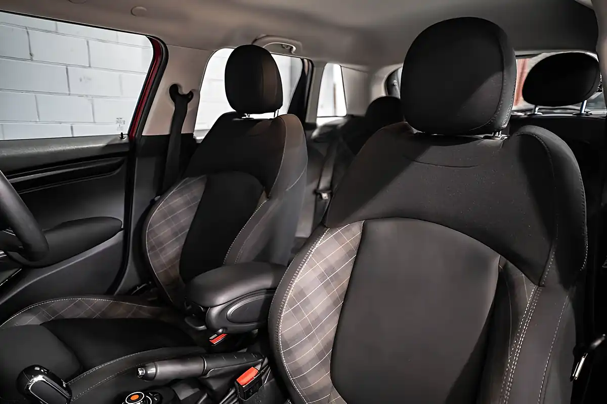 Used 2018 MINI Hatch Cooper Classic Red - Interior and Exterior details 10
