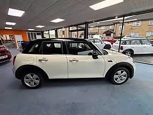 Used 2018 MINI Hatch Cooper Classic White - Interior and Exterior details 2