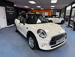 Used 2018 MINI Hatch Cooper Classic White - Interior and Exterior details 3