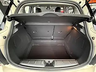 Used 2018 MINI Hatch Cooper Classic White - Interior and Exterior details 9
